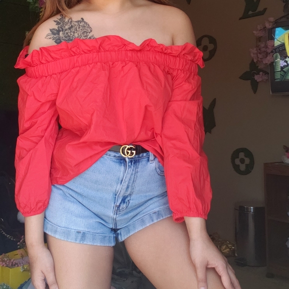 Set: 2 Off-Shoulder Top in Red and Striped Blue - Picture 2 of 3